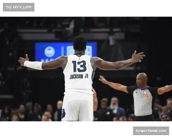 灰熊10人轮换均有得分，杰克逊上半场表现抢眼助力取胜